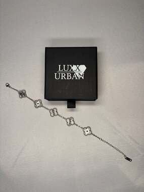 Trendy Silver Tone Four Leaf bracelet